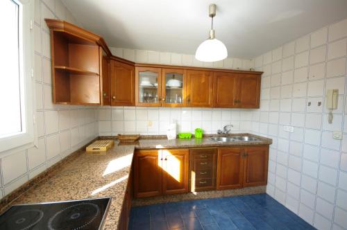 Una cocina o zona de cocina en Livingtarifa Apartament El Atún