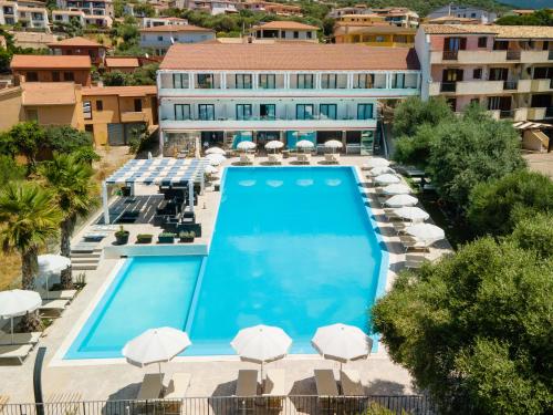 an aerial view of a hotel with a swimming pool at Horizon Hotel Badesi in Badesi
