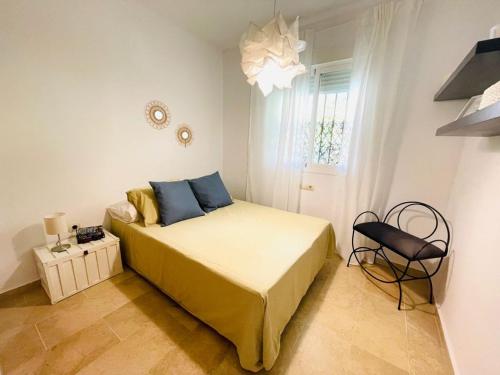 Postel nebo postele na pokoji v ubytování Riviera del Sol EDEN GOLF