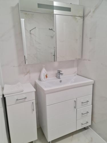 Ванная комната в Kolibri Apartman