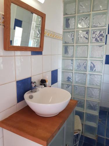 A bathroom at Chambre avec salle de bains privative