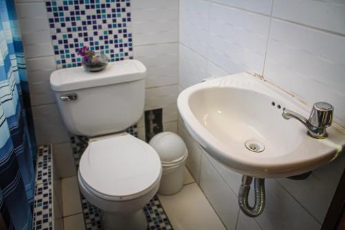 Salle de bains dans l'établissement Hotel Virgen del Carmen - Huaraz