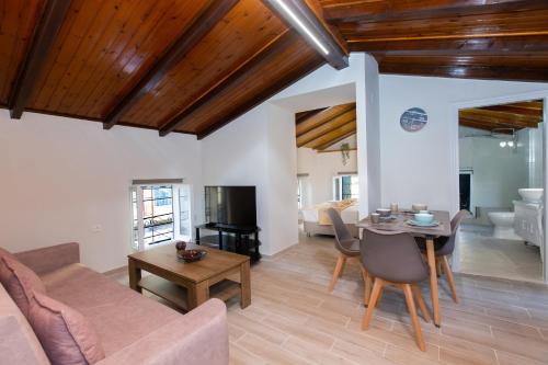 Odisseus old town apartment