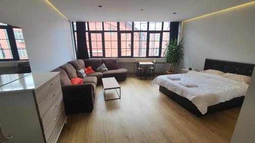 Private rooms in shared apartment at city center, Istanbul, Turkey