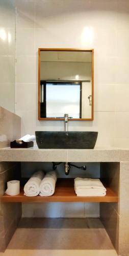 Hotel and Villa B52 Gili Airにあるバスルーム