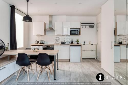 Hyper central studio 2 minutes walk from "Nice Etoile"