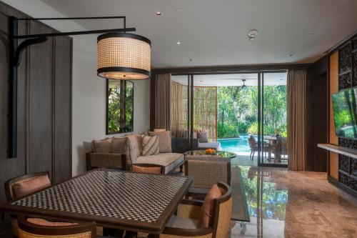 Χώρος καθιστικού στο Andaz Bali, By Hyatt