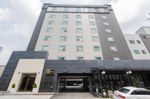 Bangunan di mana terletaknya hotel