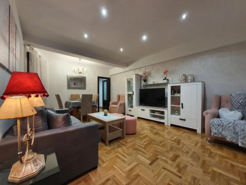 JasJosé Centro - La elegancia de la cadena Jasjosé VUT-2048-AS