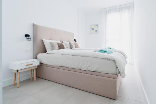 Posteľ alebo postele v izbe v ubytovaní Sealine Torrox Costa RY01 by HolidayAndaluz