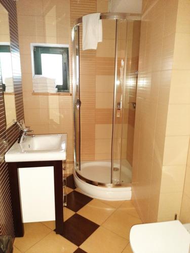 Bilik mandi di Apartamenty Portowe