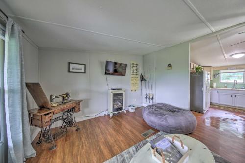 Pet-Friendly Murphy Home with Mountain Views! – Photos 5
