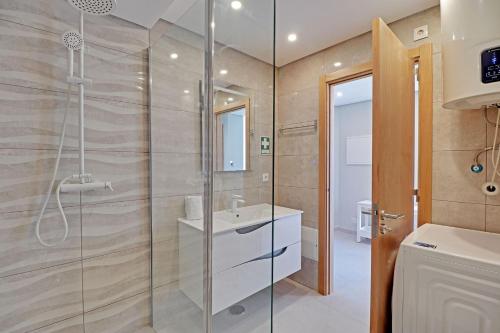 Kúpeľňa v ubytovaní Armacao de Pera Ocean View by Homing