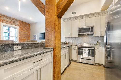 The Catherine SPACIOUS FRONT FACING APARTMENT, New Orleans (LA), United States