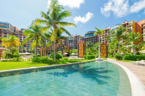 Bassein majutusasutuses Villa del Palmar Cancun Luxury Beach Resort & Spa või selle lähedal