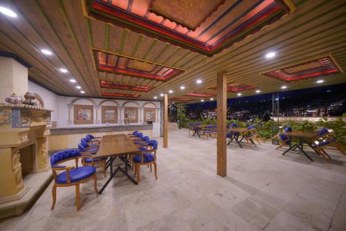Restaurace v ubytování Kayatas Cave Suites
