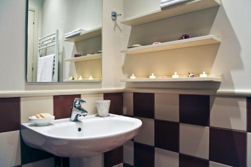Bilik mandi di Villa Daphni