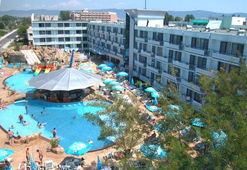 Bazén v ubytování Hotel Kotva - All Inclusive nebo v jeho okolí