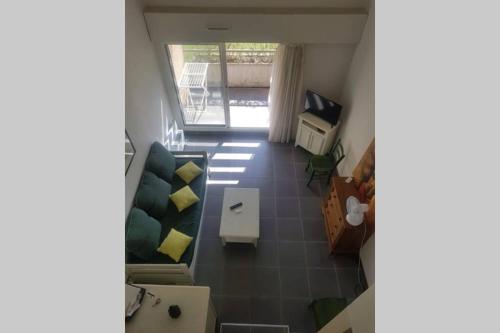 - une vue depuis le haut de la pièce dans l'établissement Appartement résidence du golf, à Saint-Cyprien