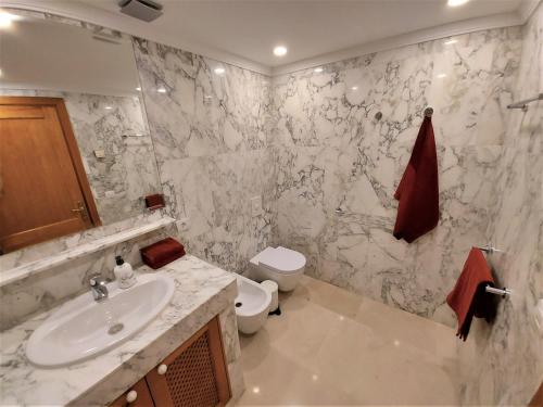 A bathroom at Casa Tauro Golf - Luxury chalet with sea view
