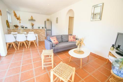 Ruang duduk di Résidence de Luxe 4 étoiles à Pietralba, 4 logements piscine chauffée BALAGNE