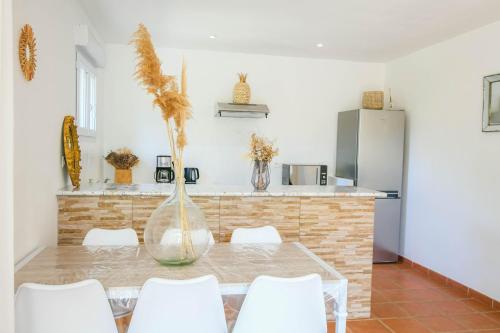Dapur atau dapur kecil di Résidence de Luxe 4 étoiles à Pietralba, 4 logements piscine chauffée BALAGNE