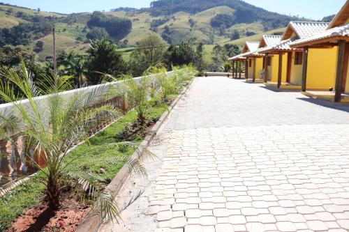 Pemandangan gunung umum atau pemandangan gunung yang diambil dari inn ini