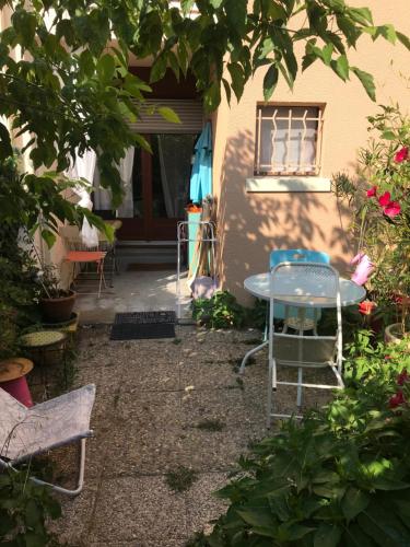 Joli studio avec jardinet