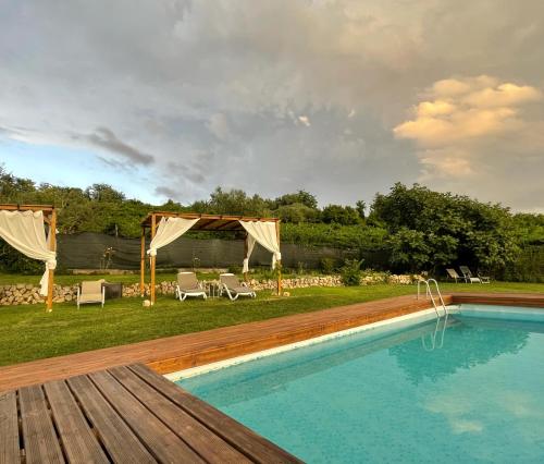 The swimming pool at or close to Relais Valpolicella B&B