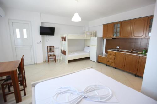 Η κουζίνα ή μικρή κουζίνα στο Vila Riza Veliu