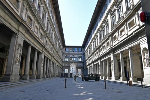 Elegant Quiet Flat 2 min from SMN Station