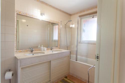 Koupelna v ubytování Golf & Beach Aroeira Duplex - AC