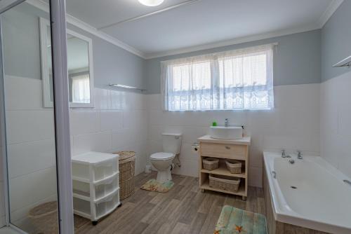 Vonios kambarys apgyvendinimo įstaigoje No 52 Eersterivier Rd Tsitsikamma