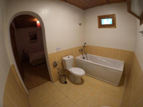 Vonios kambarys apgyvendinimo įstaigoje Mulberry House