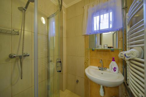 Mária Apartman tesisinde bir banyo