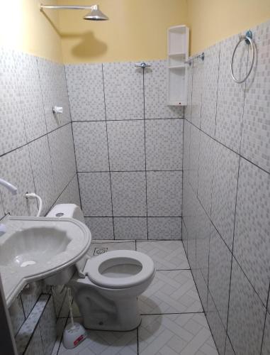 Phòng tắm tại Casa inteira frente p rio