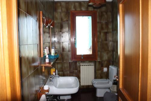 A bathroom at Tuscan Dream Casa Vacanze