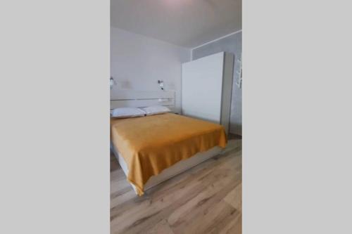 MARIA, Modern studio apartment with private parking