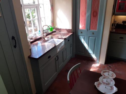 Gallery image of Quaint, rustic cottage, Bishops Lydeard in Bishops Lydeard