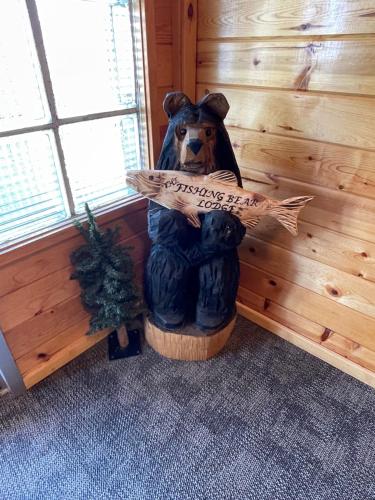 Gambar di galeri bagi The Fishing Bear Lodge di Ashton