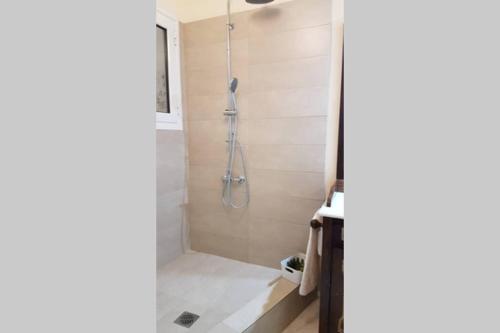 Kúpeľňa v ubytovaní Blue Apartment - Athens Center, 4 BD, 2 BATH