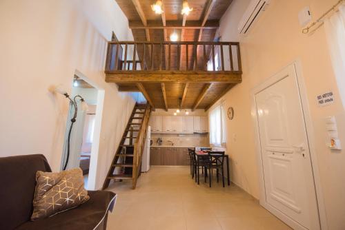 Фотография из галереи Villa ARETOUSA - Cretan Hospitality в городе Protória