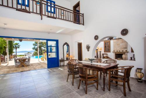 Foto da galeria de Villa Blue Sapphire em Pefki (Rhodes)