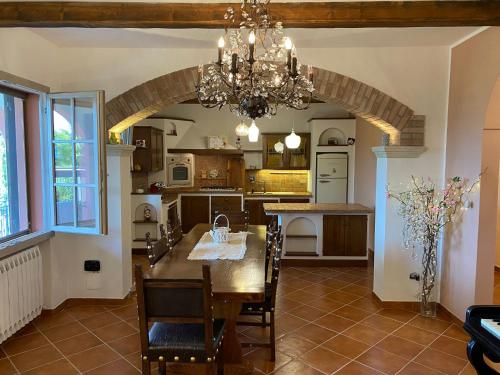Η κουζίνα ή μικρή κουζίνα στο Villa Clarabella