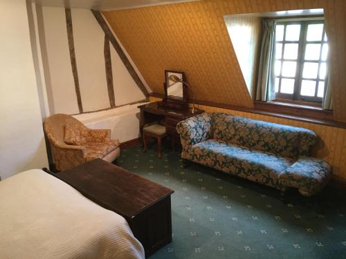 Postel nebo postele na pokoji v ubytování Cross Keys Hotel Chatteris