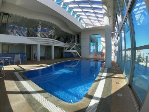 בריכת השחייה שנמצאת ב-Villa Vergueiro Hotel או באזור