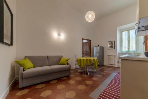 GuestHost - Largo di Torre Argentina Apartment
