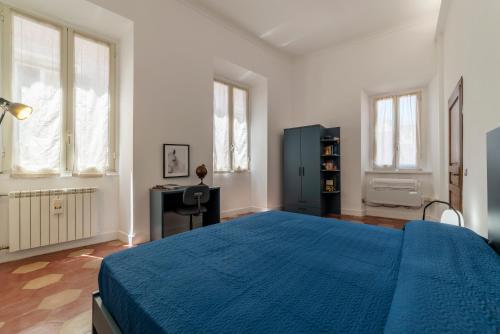 GuestHost - Largo di Torre Argentina Apartment