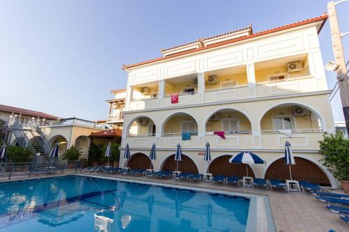 Bazén v ubytovaní Alkyonis hotel alebo v jeho blízkosti
