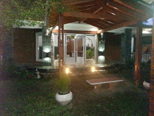 Κήπος έξω από το Hotel Foxes
